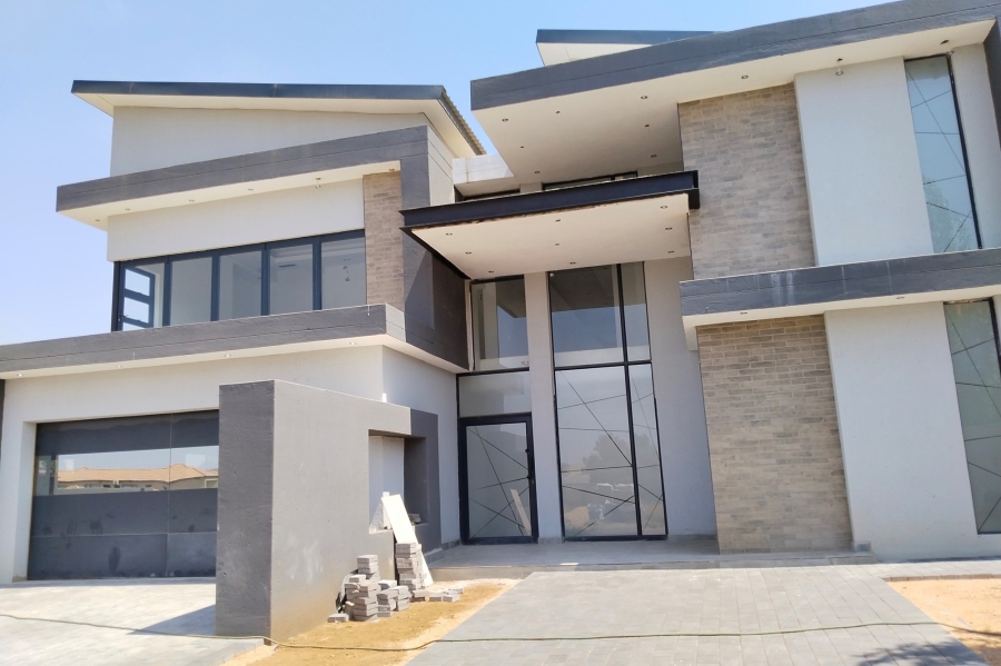 7 Bedroom Property for Sale in Gateway Manor North West